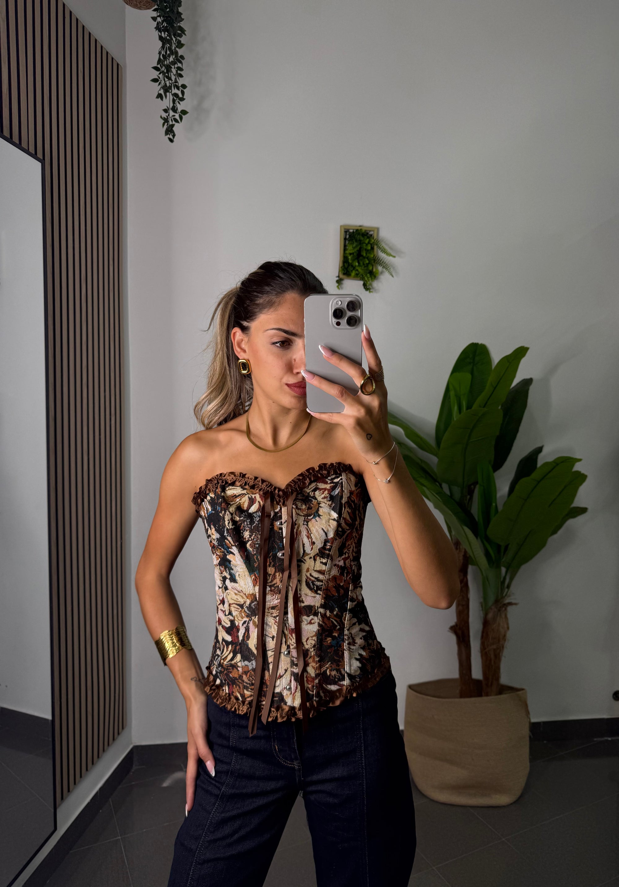 Corpetto Brown petal